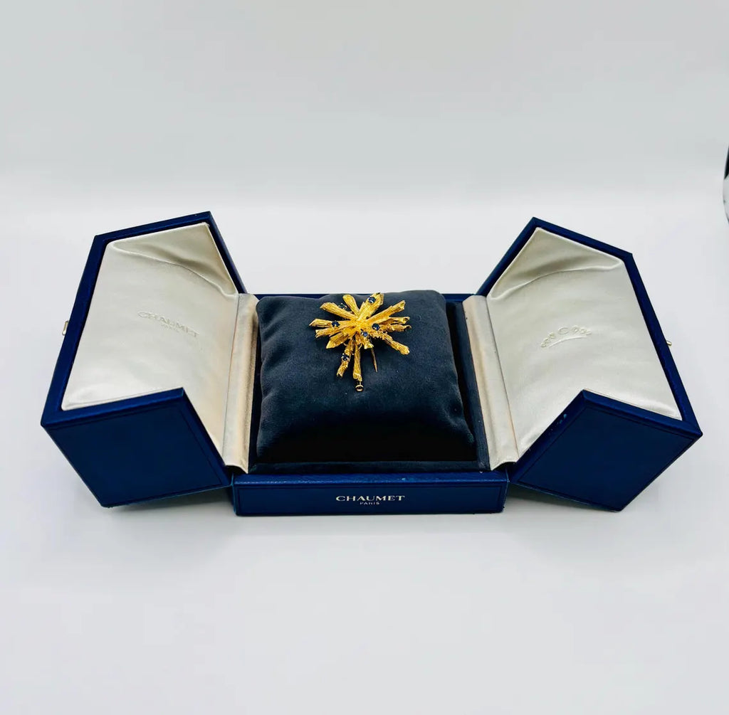 CHAUMET, VINTAGE BROOCH in 18ct yellow gold