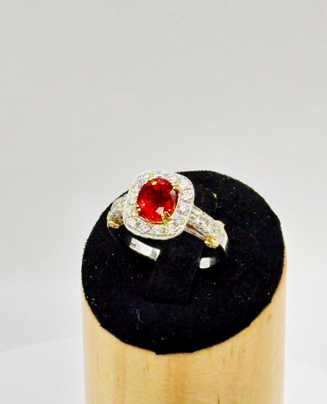 ORANGE PADPARADSCHA SAPPHIRE & Diamonds Ring