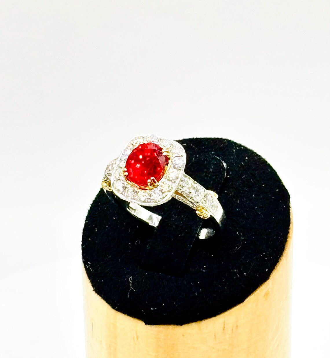 ORANGE PADPARADSCHA SAPPHIRE & Diamonds Ring