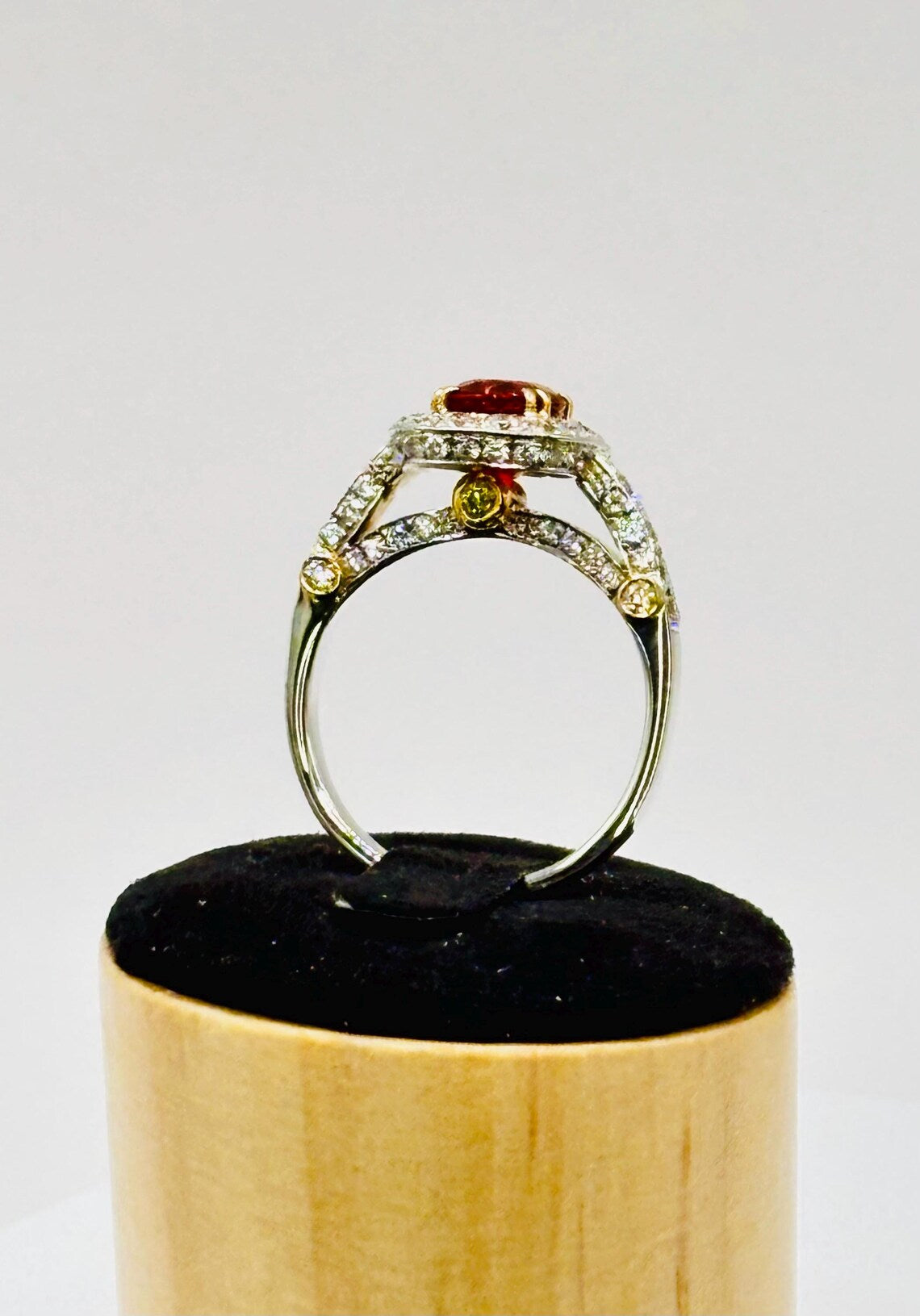 ORANGE PADPARADSCHA SAPPHIRE & Diamonds Ring