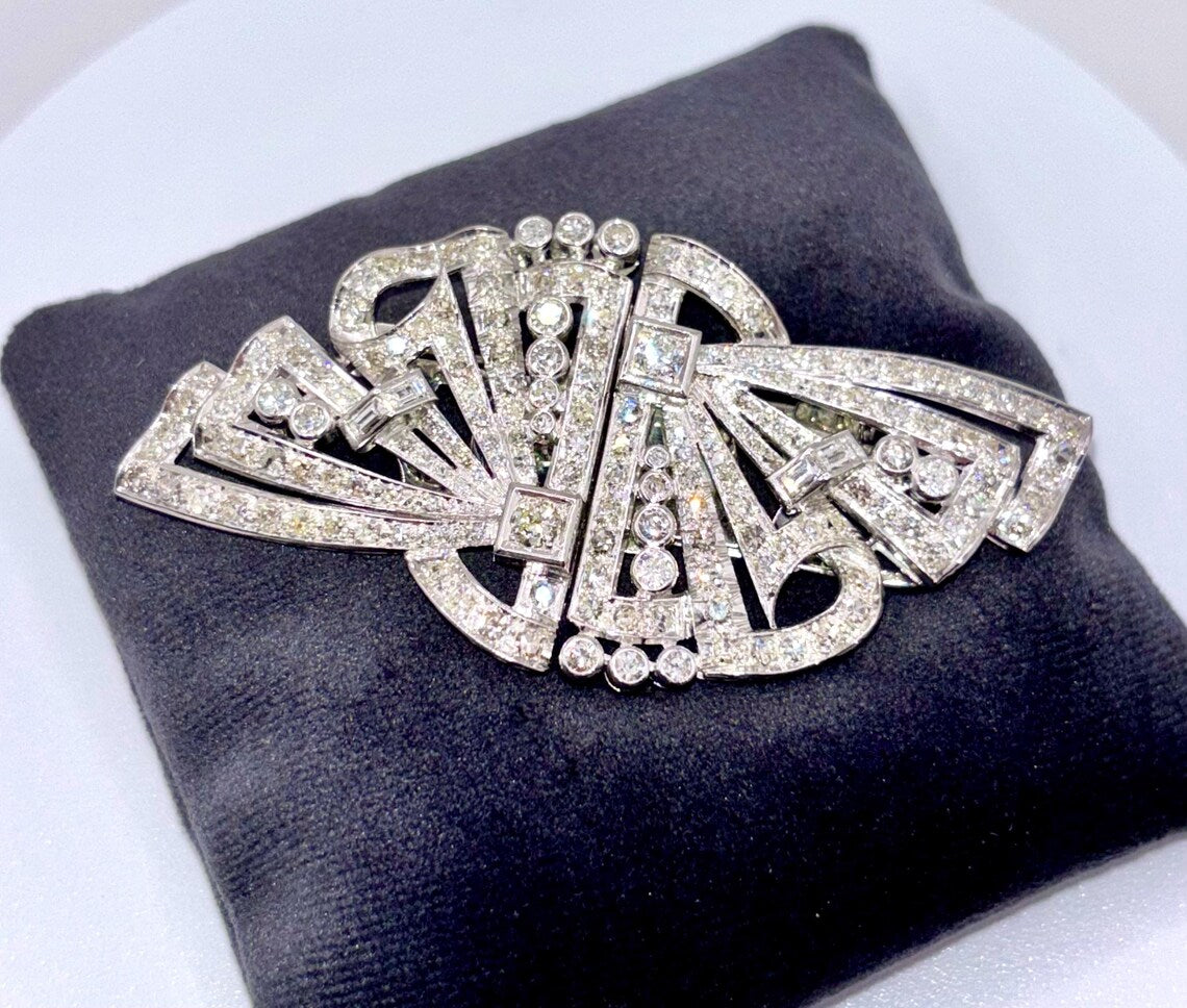 Large Art Deco Platinum Diamond Double Clip Brooch, 5.50 Carats, French Atelier, circa 1928-1935
