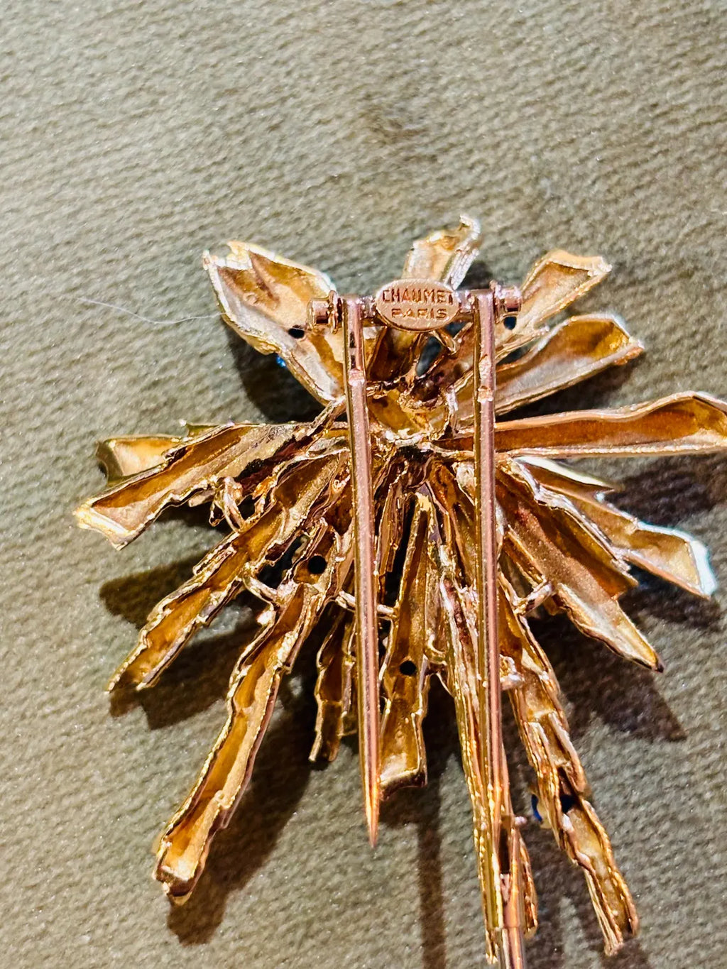 CHAUMET, VINTAGE BROOCH in 18ct yellow gold