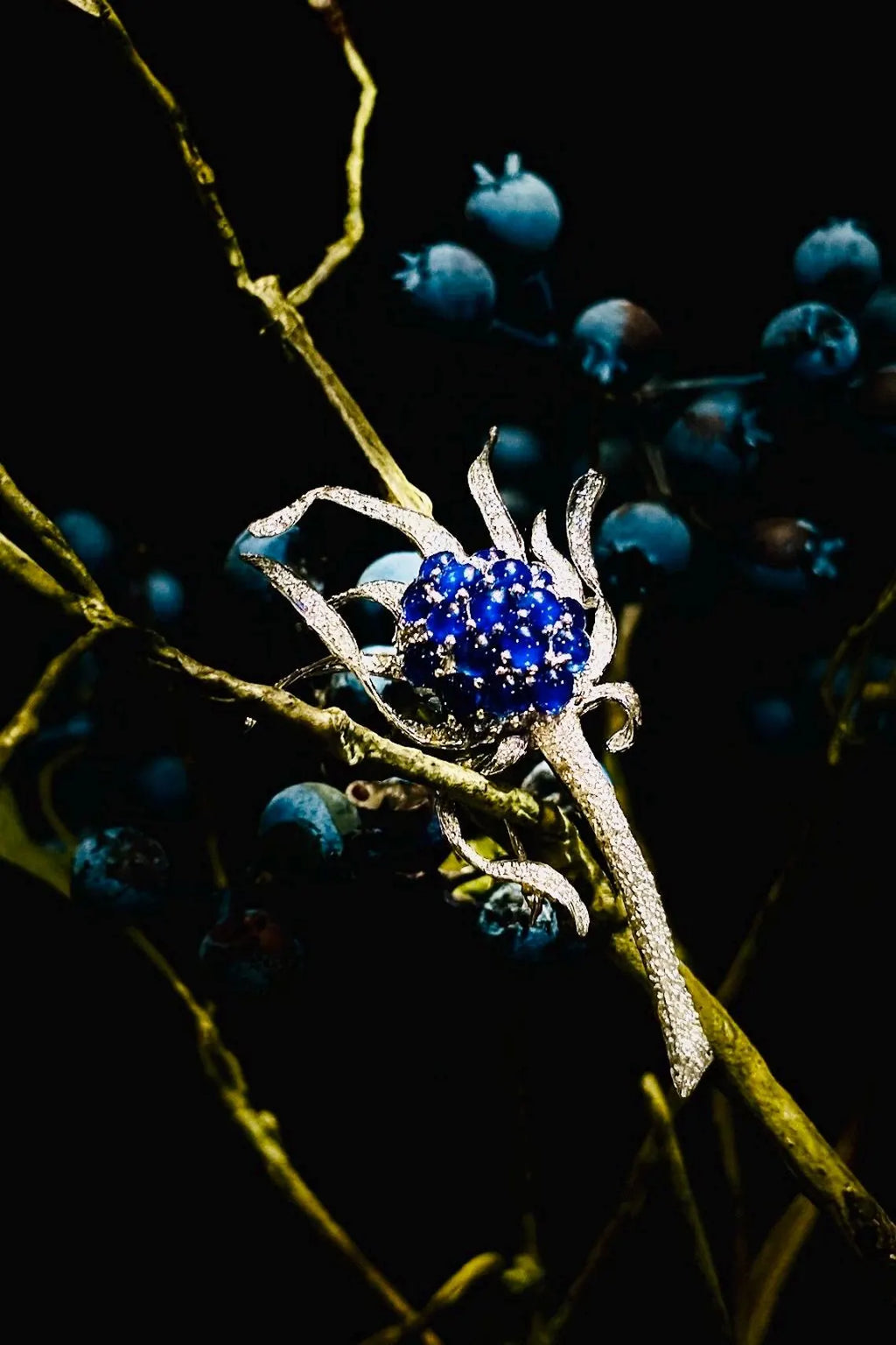 SAPPHIRE & DIAMOND Platinum Thistle Flower Brooch