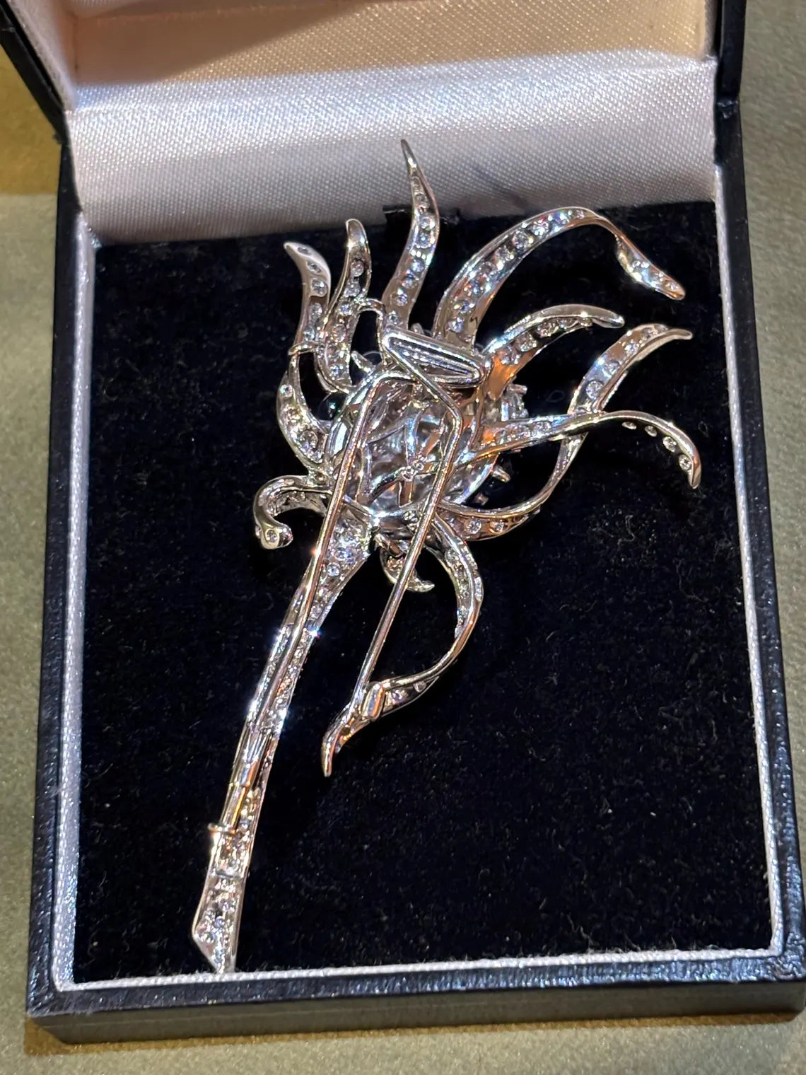 SAPPHIRE & DIAMOND Platinum Thistle Flower Brooch