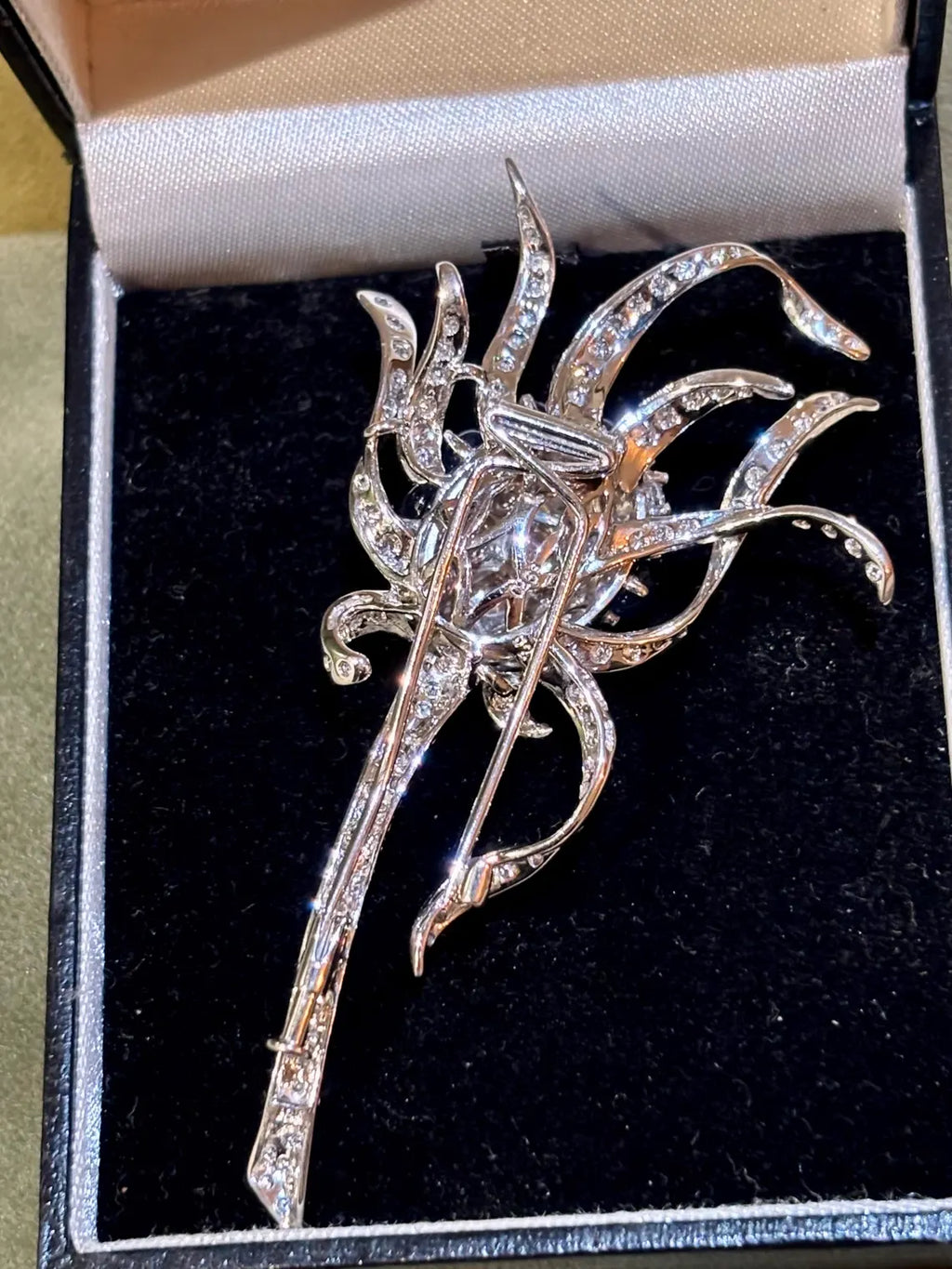 SAPPHIRE & DIAMOND Platinum Thistle Flower Brooch