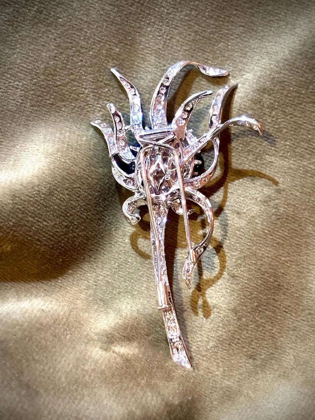 SAPPHIRE & DIAMOND Platinum Thistle Flower Brooch