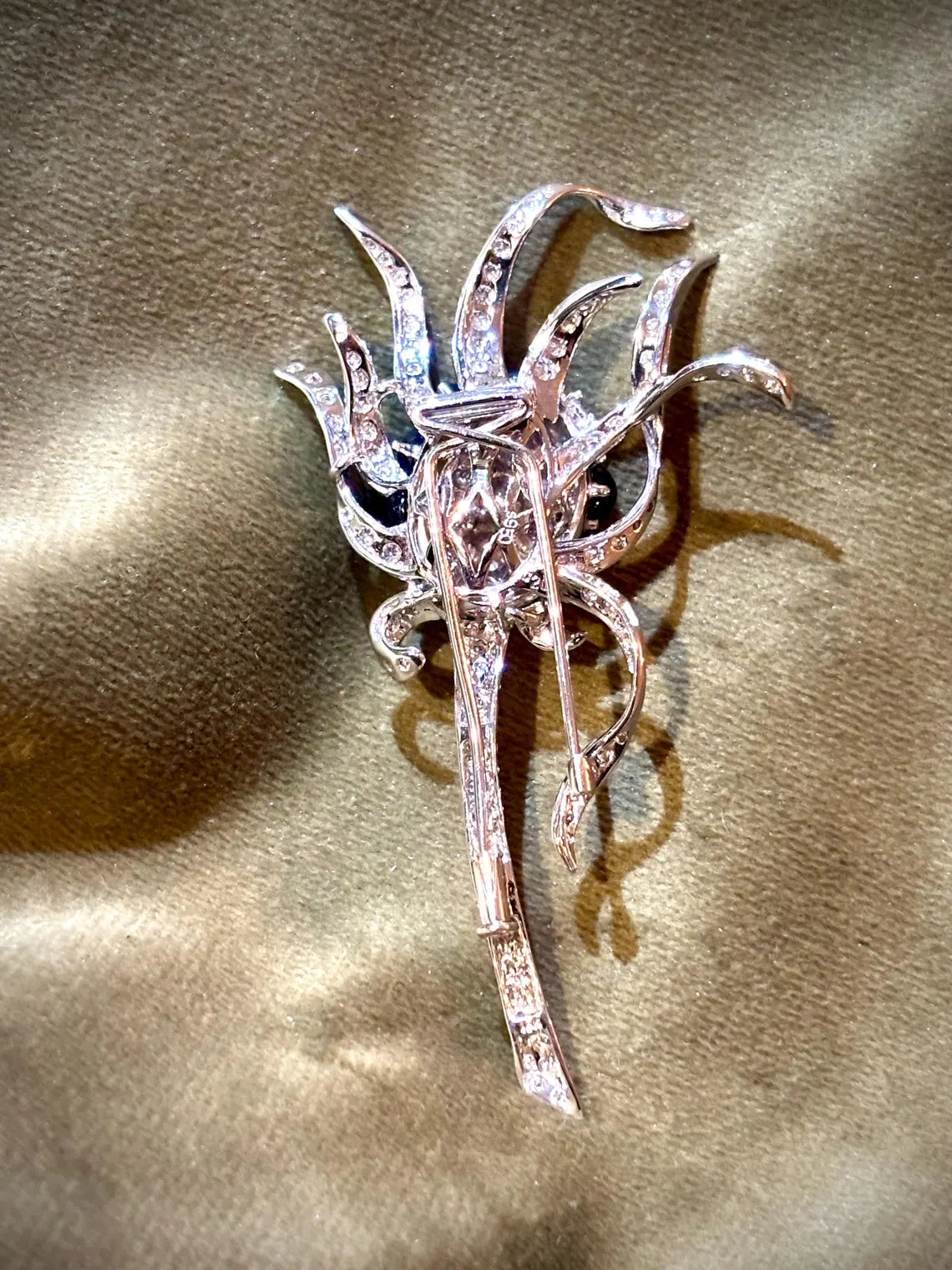 SAPPHIRE & DIAMOND Platinum Thistle Flower Brooch