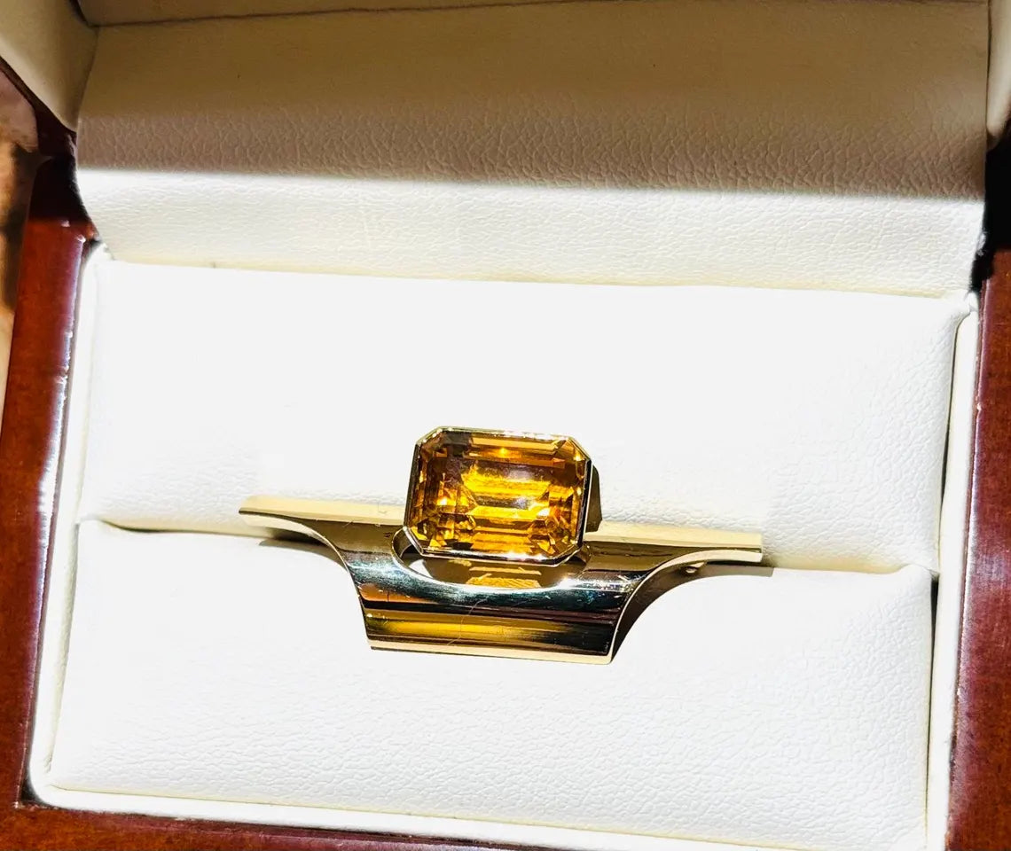 VINTAGE CITRINE & 18k GOLD Brooch