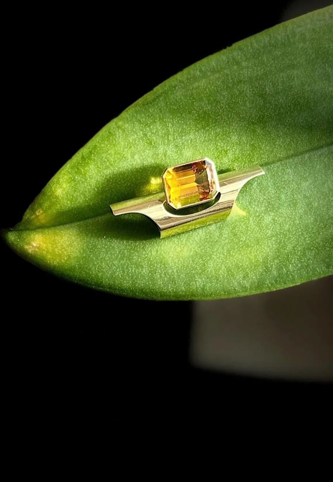 VINTAGE CITRINE & 18k GOLD Brooch