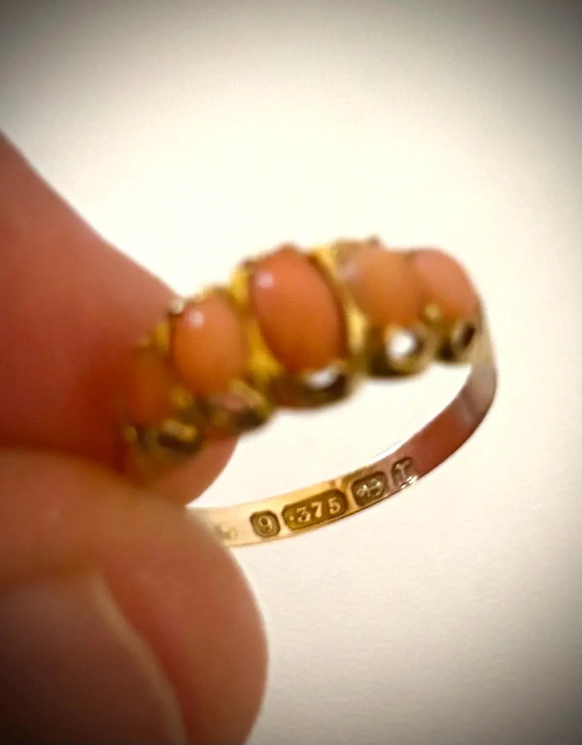 VINTAGE CORAL & GOLD Ring