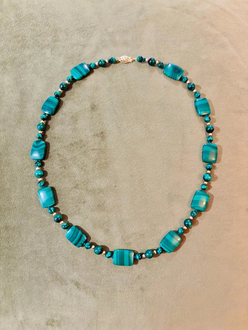 Vintage Malachite and 14K Gold Bead Necklace, Graduated Plaque Design, 50cm, 585 Clasp