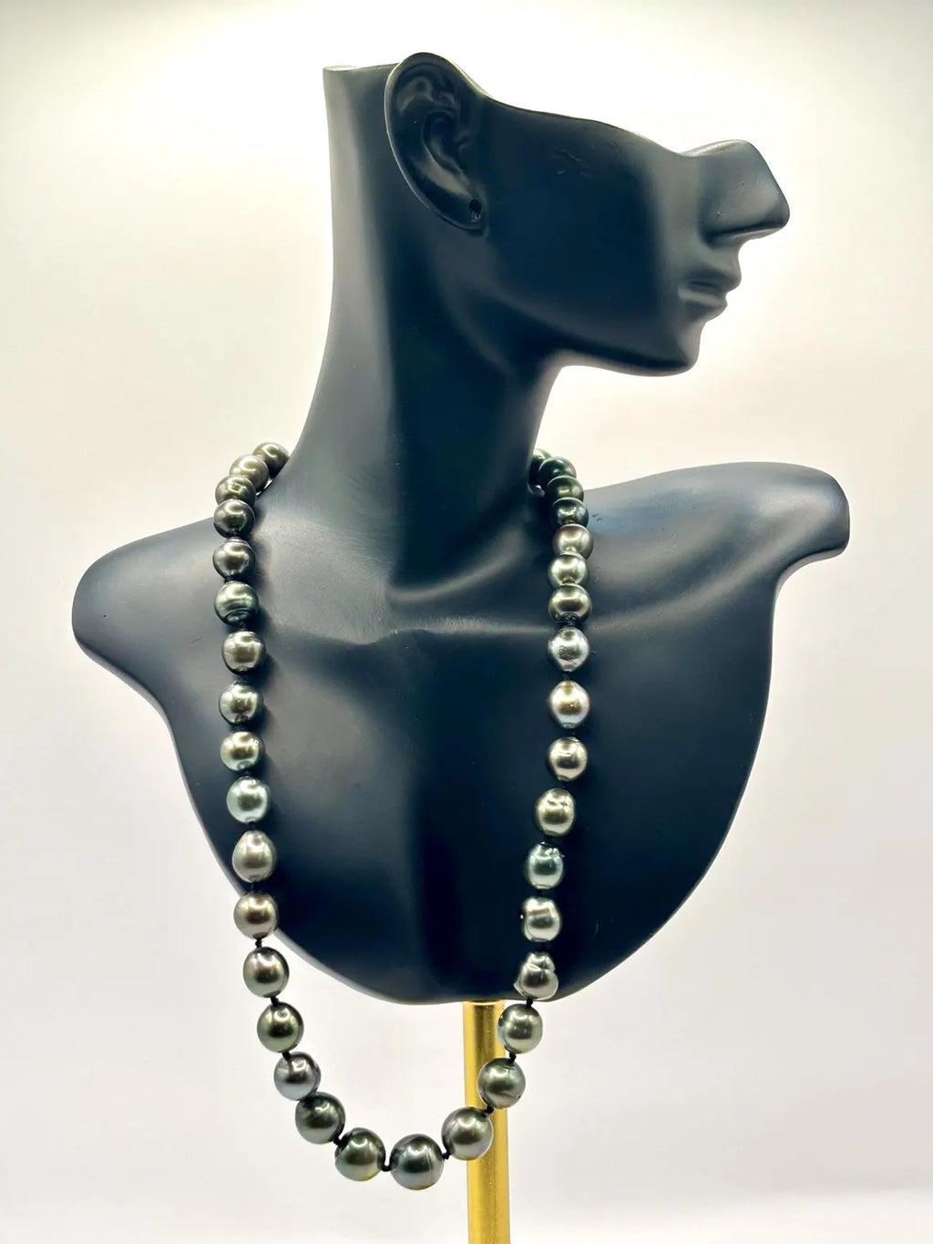 Graduated Tahitian Pearl Necklace 9–11.4mm with 18k Gold Clasp, 45cm