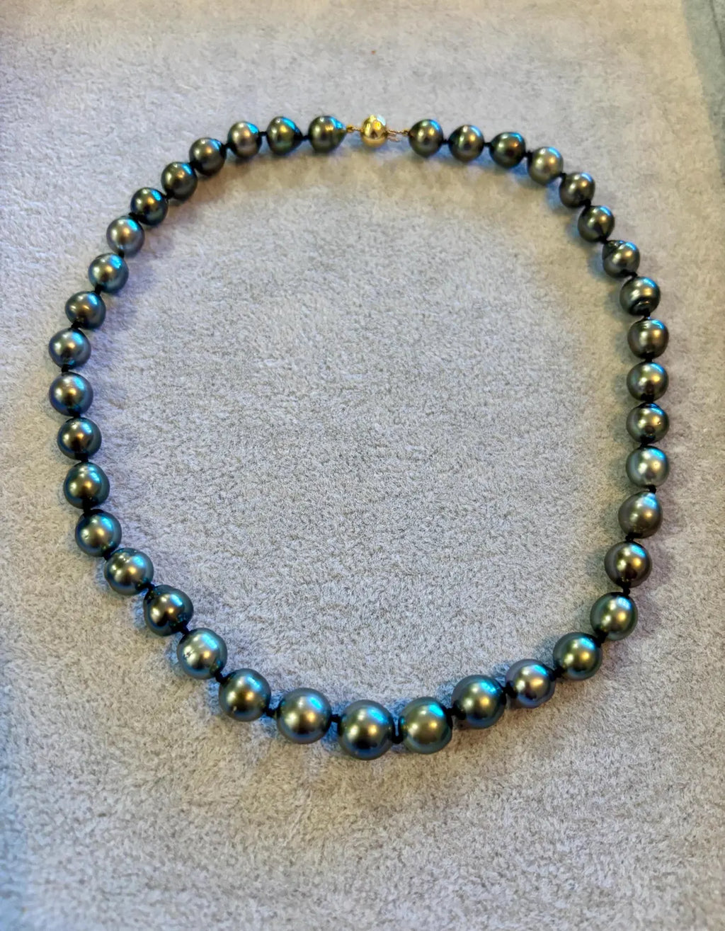Graduated Tahitian Pearl Necklace 9–11.4mm with 18k Gold Clasp, 45cm