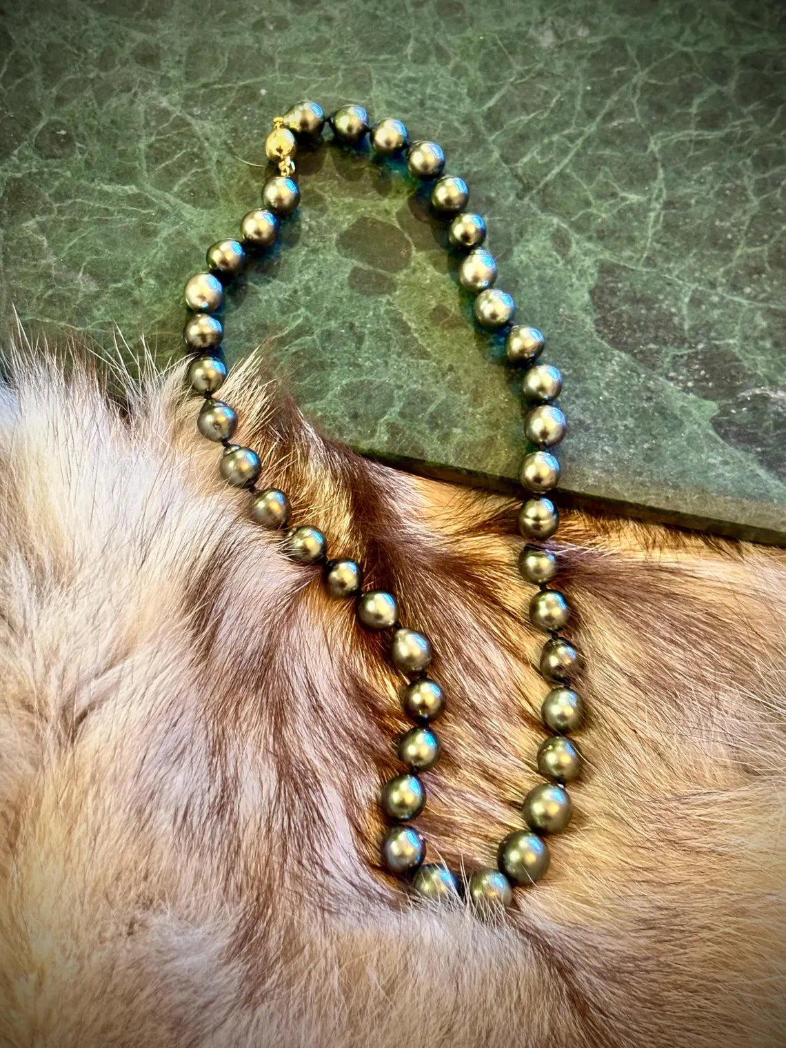 Graduated Tahitian Pearl Necklace 9–11.4mm with 18k Gold Clasp, 45cm