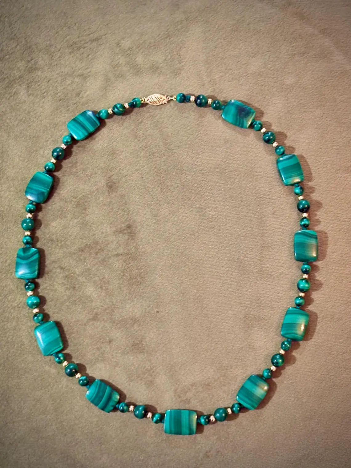 Vintage Malachite and 14K Gold Bead Necklace, Graduated Plaque Design, 50cm, 585 Clasp