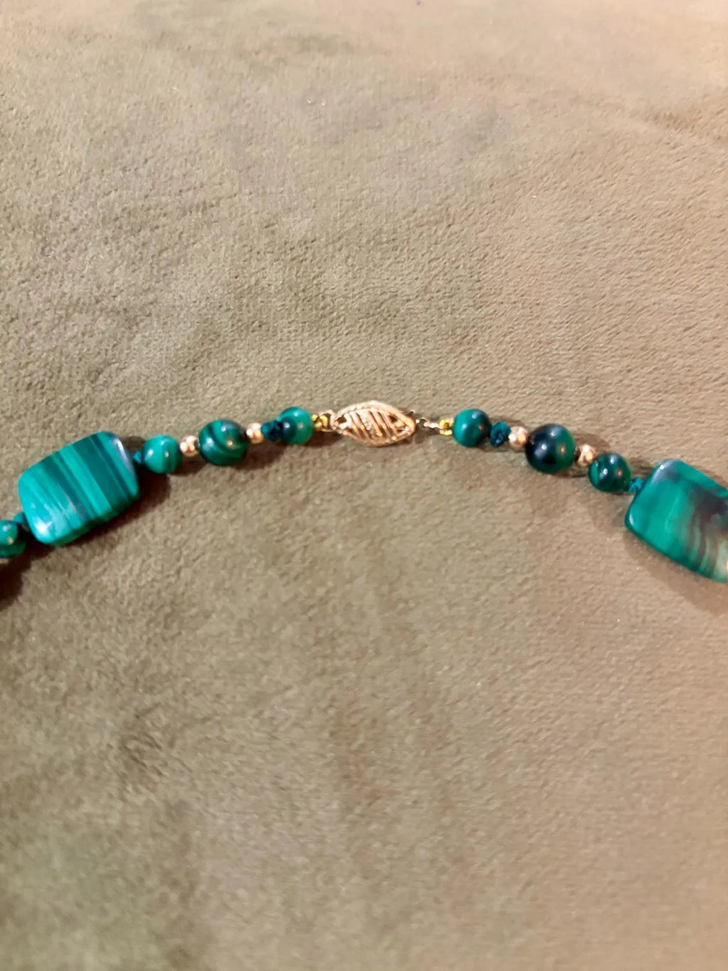 Vintage Malachite and 14K Gold Bead Necklace, Graduated Plaque Design, 50cm, 585 Clasp