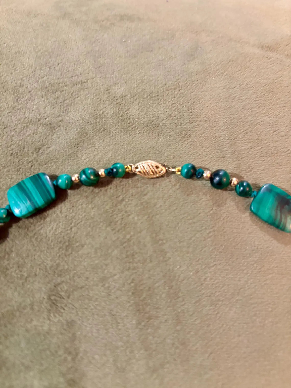 Vintage Malachite and 14K Gold Bead Necklace, Graduated Plaque Design, 50cm, 585 Clasp