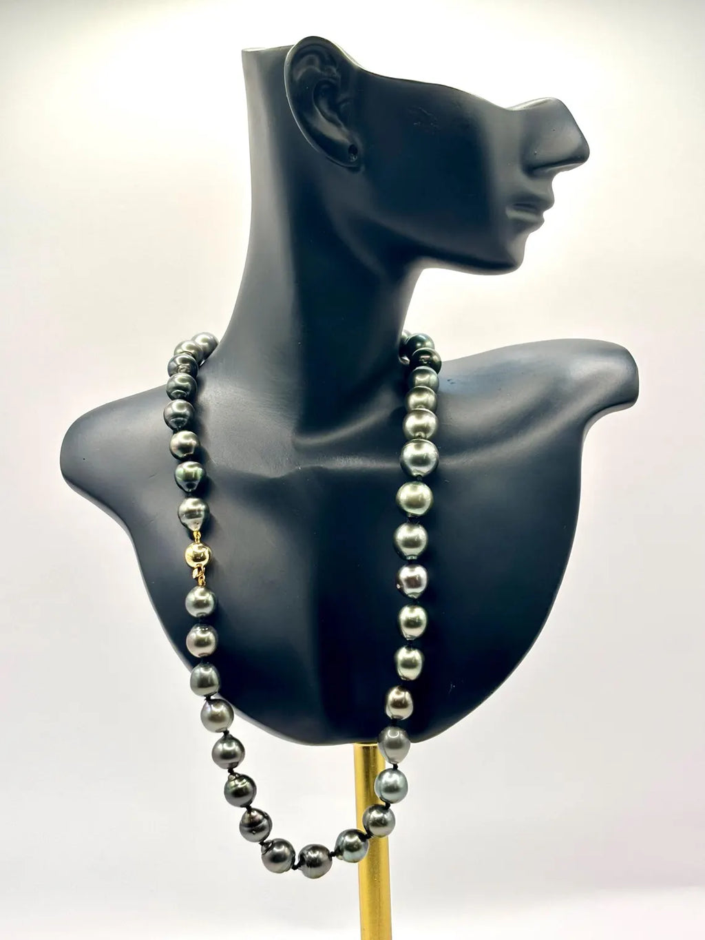 Graduated Tahitian Pearl Necklace 9–11.4mm with 18k Gold Clasp, 45cm