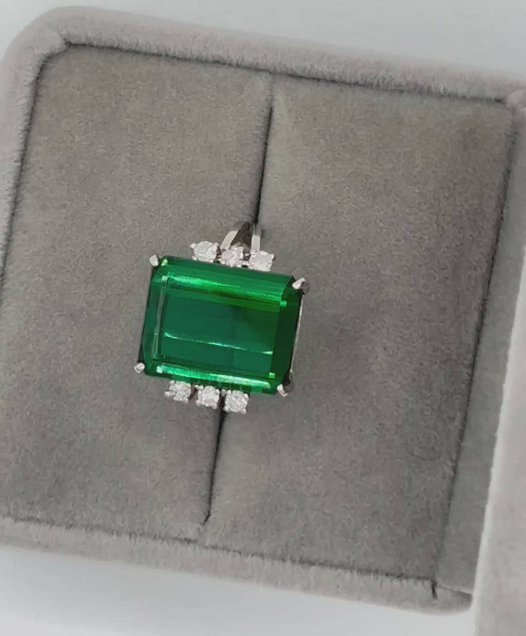 GREEN TOURMALINE & DIAMONDS Platinum Statement Ring