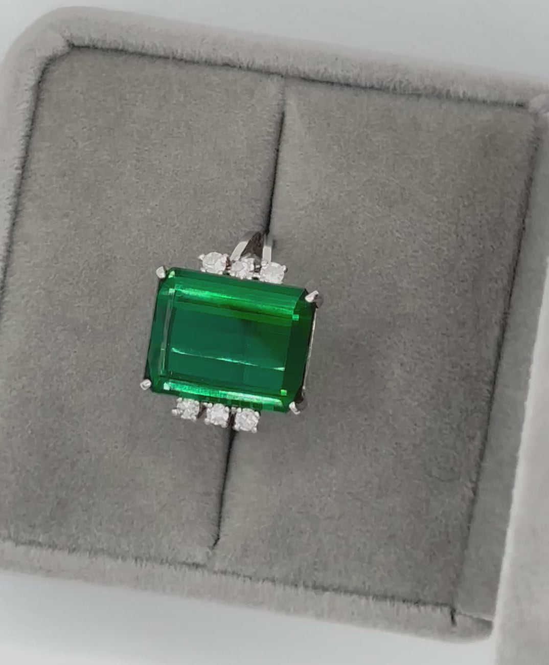 GREEN TOURMALINE & DIAMONDS Platinum Statement Ring