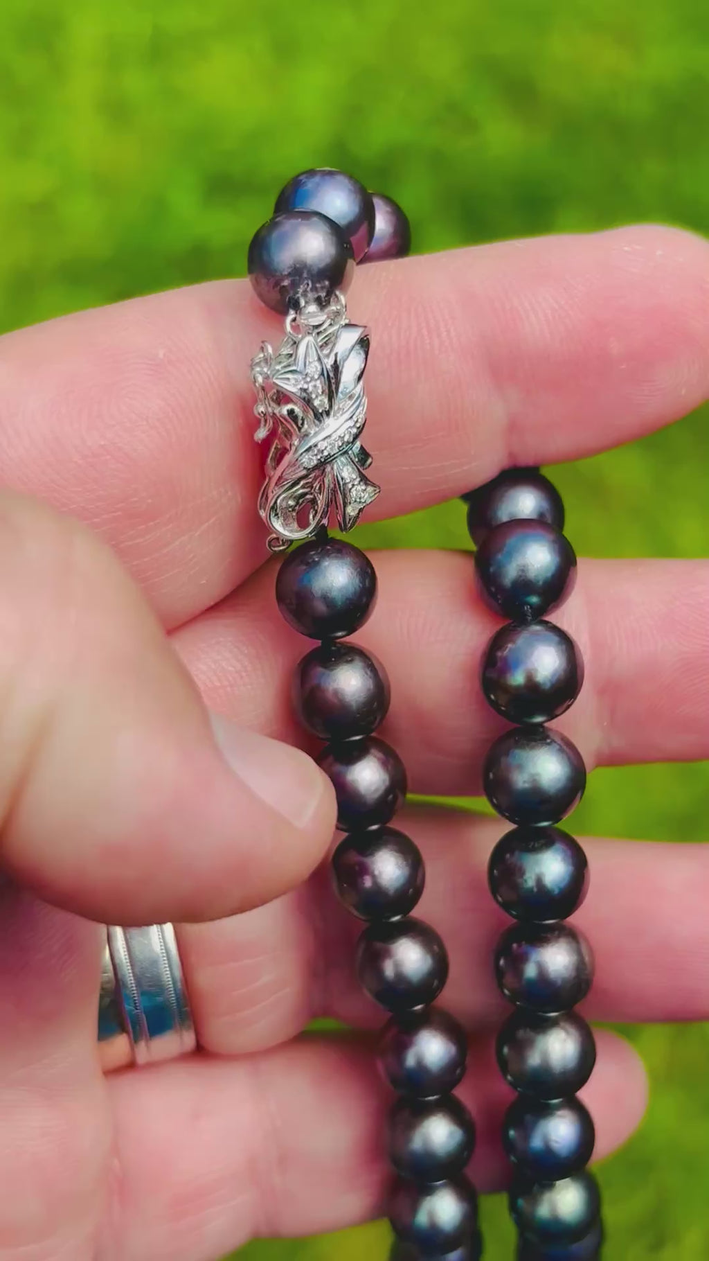 Vintage Peacock Overtone Black Cultured Pearl Necklace 18K Diamond Clasp