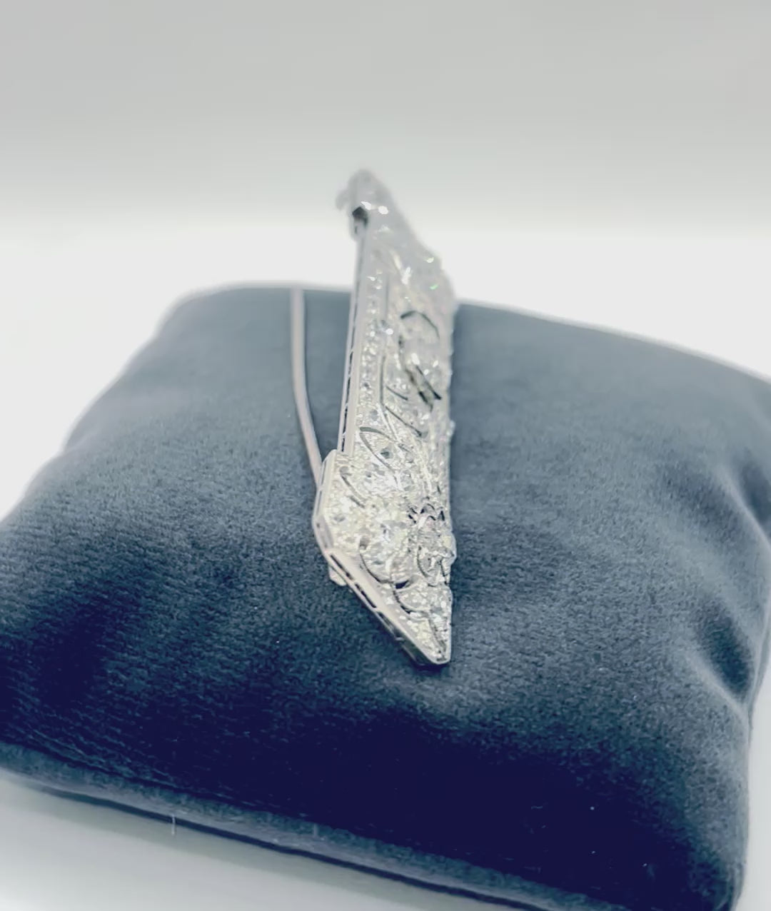 ORIGINAL 1920’s ART DECO  Brooch of Japonisme design.